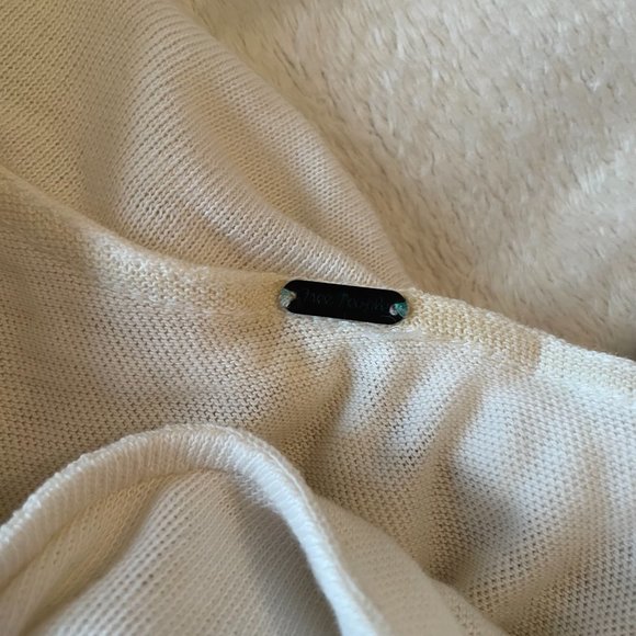 White off the shoulder free people top with flower detail - Picture 4 of 11